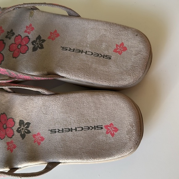 Sketchers Memory  Foam  Sandals  Strappy Flip Flops Thongs Cushioned Floral 8 - Picture 12 of 12